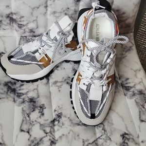 Gym shoe